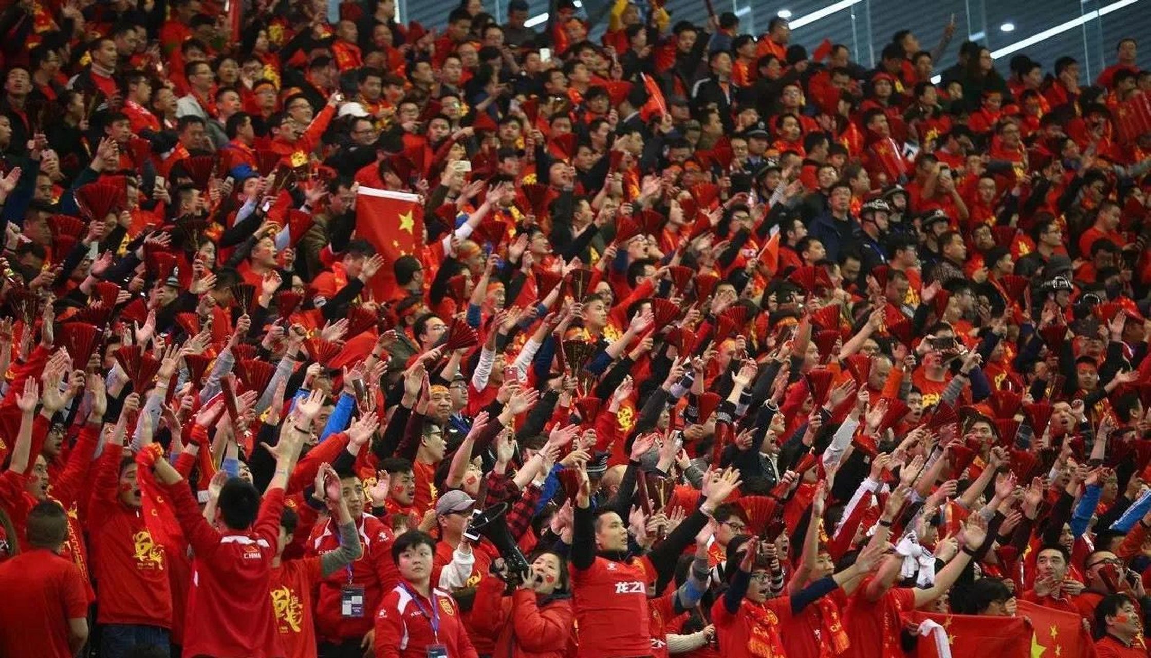 因为中国女足夺冠，球迷热情高涨