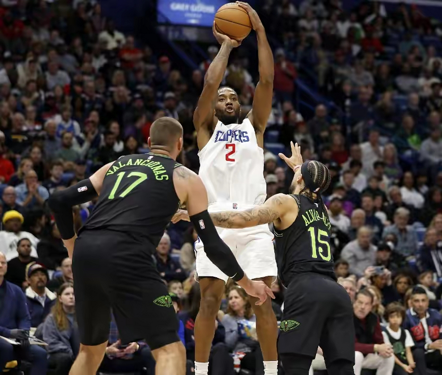 西蒙斯惊艳全场，哈登助攻爆棚，鹈鹕逆转取胜！