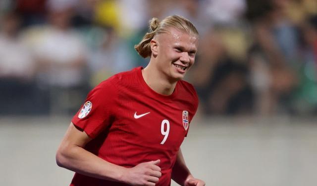 哈兰德在澳大利亚队比赛中势不可挡，爆冷引发热议！